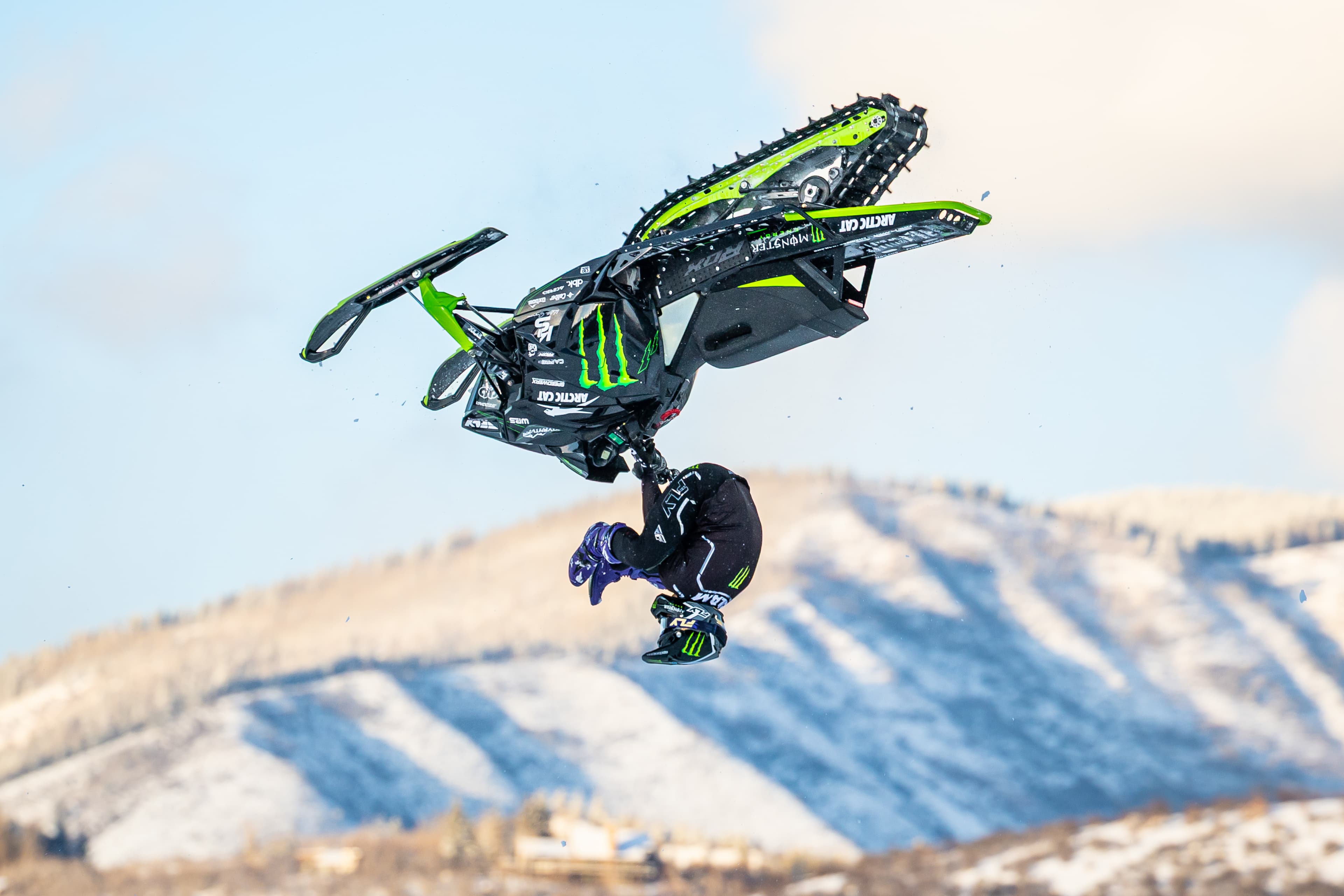 Willie Elam freestyle snowmobile live show